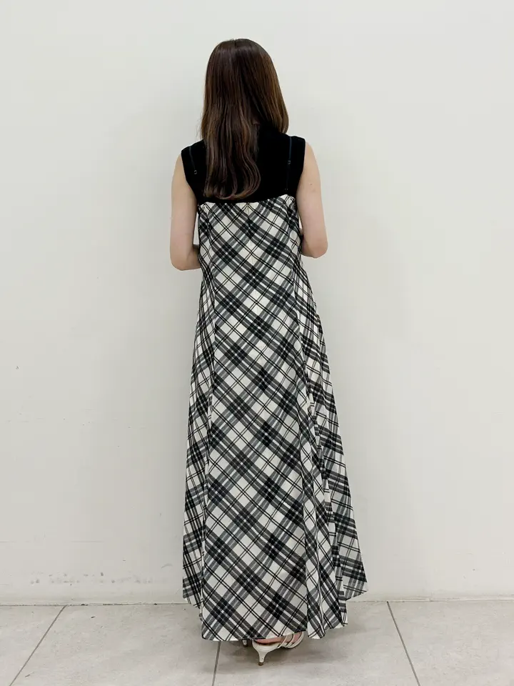 GRACE CONTINENTAL Miu Akamatsu コーディネート画像
