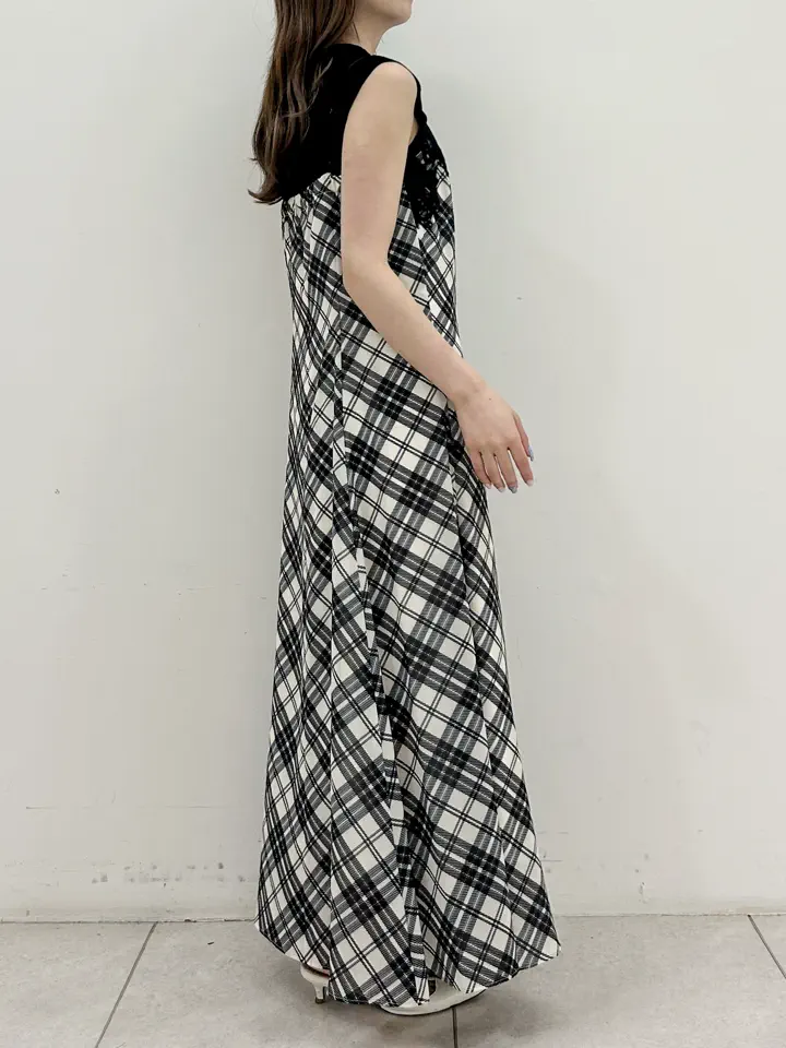 GRACE CONTINENTAL Miu Akamatsu コーディネート画像