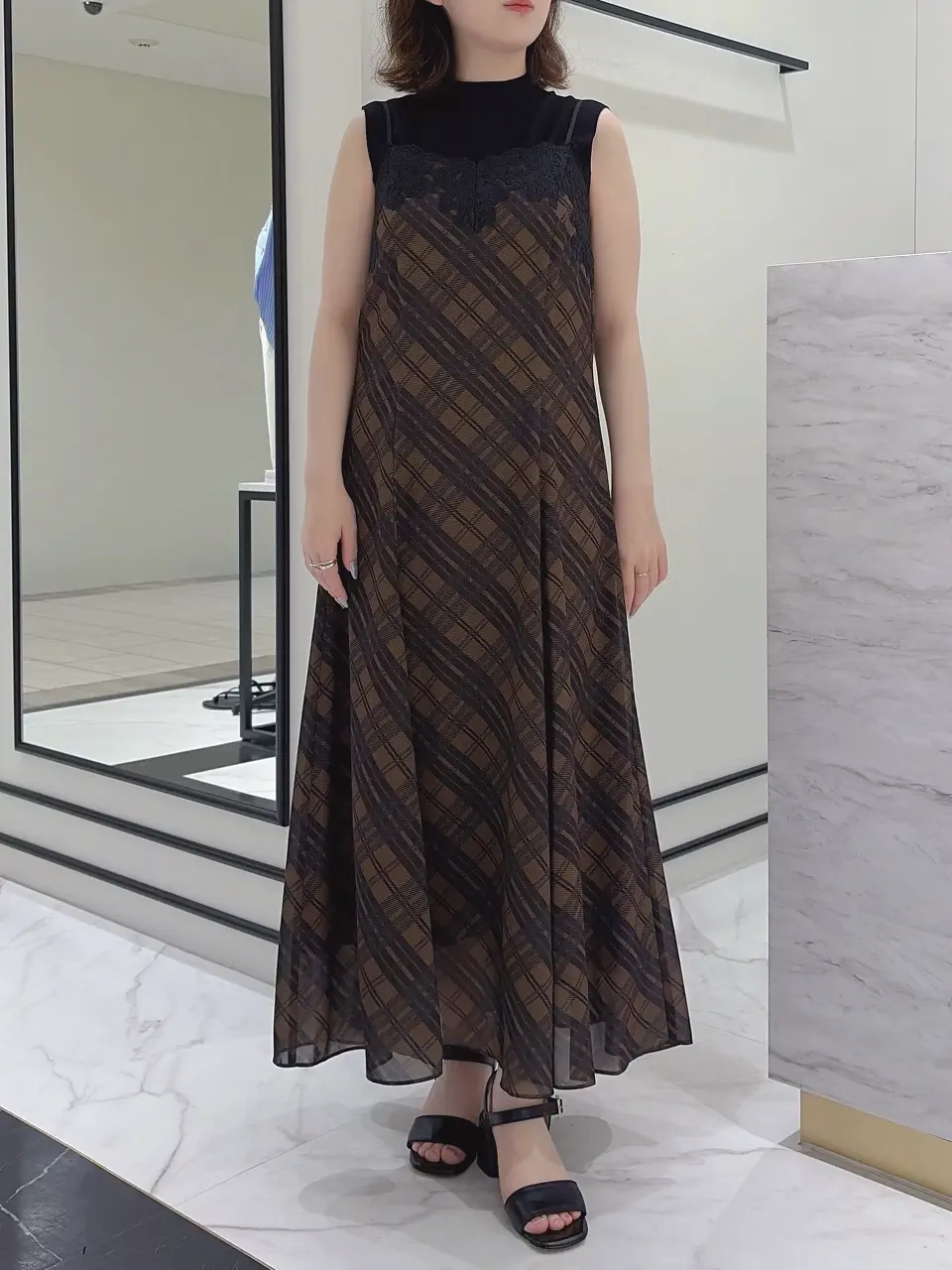 GRACE CONTINENTAL SASAKI コーディネート画像