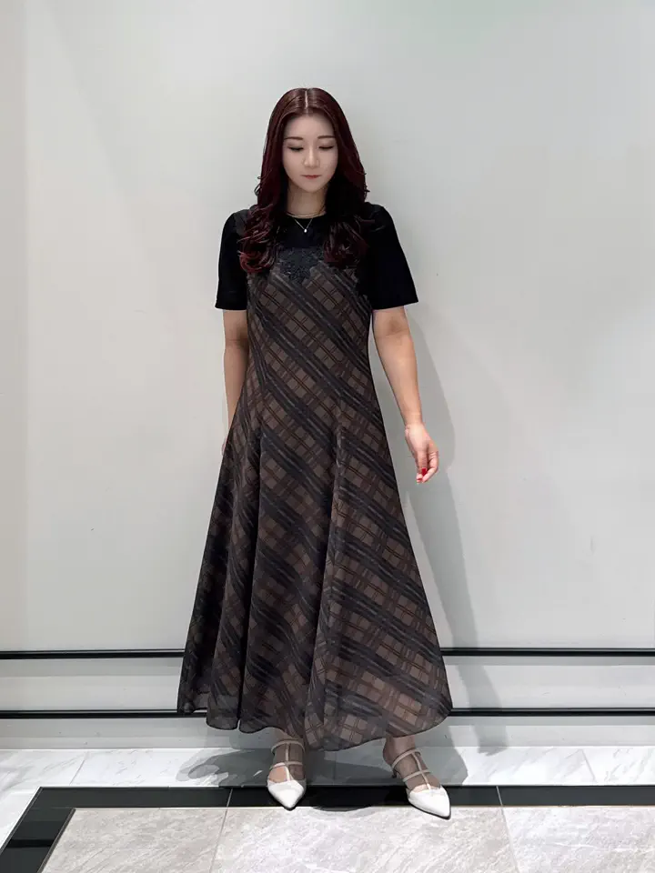 GRACE CONTINENTAL MOMOKO コーディネート画像