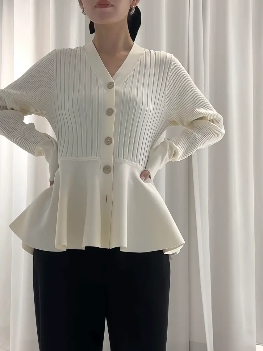 GRACE CONTINENTAL ERINA KATO コーディネート画像
