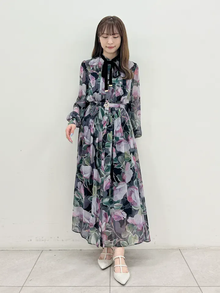 GRACE CONTINENTAL Miu Akamatsu コーディネート画像