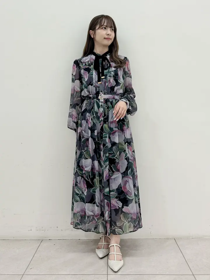 GRACE CONTINENTAL Miu Akamatsu コーディネート画像