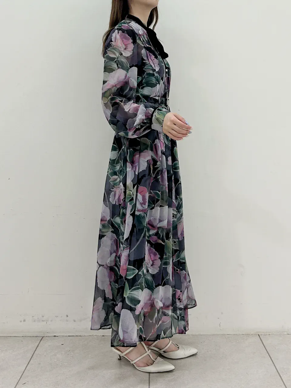 GRACE CONTINENTAL Miu Akamatsu コーディネート画像