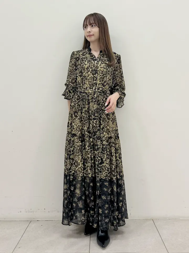 GRACE CONTINENTAL Miu Akamatsu コーディネート画像