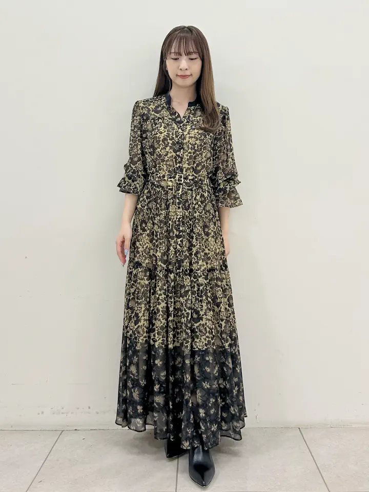 GRACE CONTINENTAL Miu Akamatsu コーディネート画像