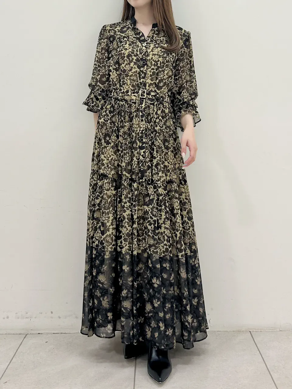 GRACE CONTINENTAL Miu Akamatsu コーディネート画像