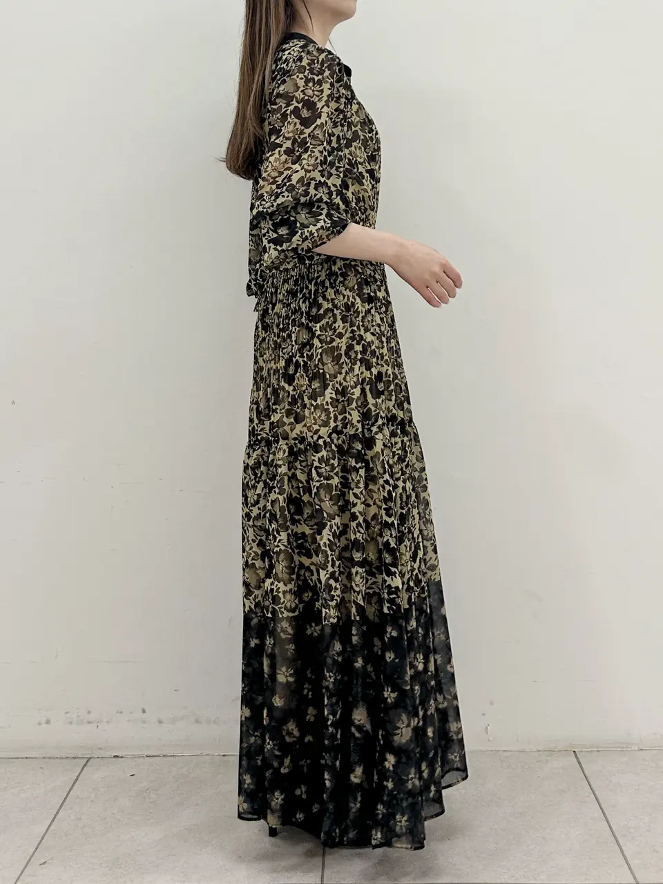 GRACE CONTINENTAL Miu Akamatsu コーディネート画像
