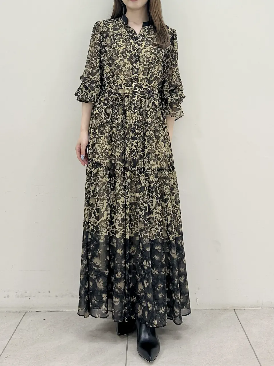 GRACE CONTINENTAL Miu Akamatsu コーディネート画像