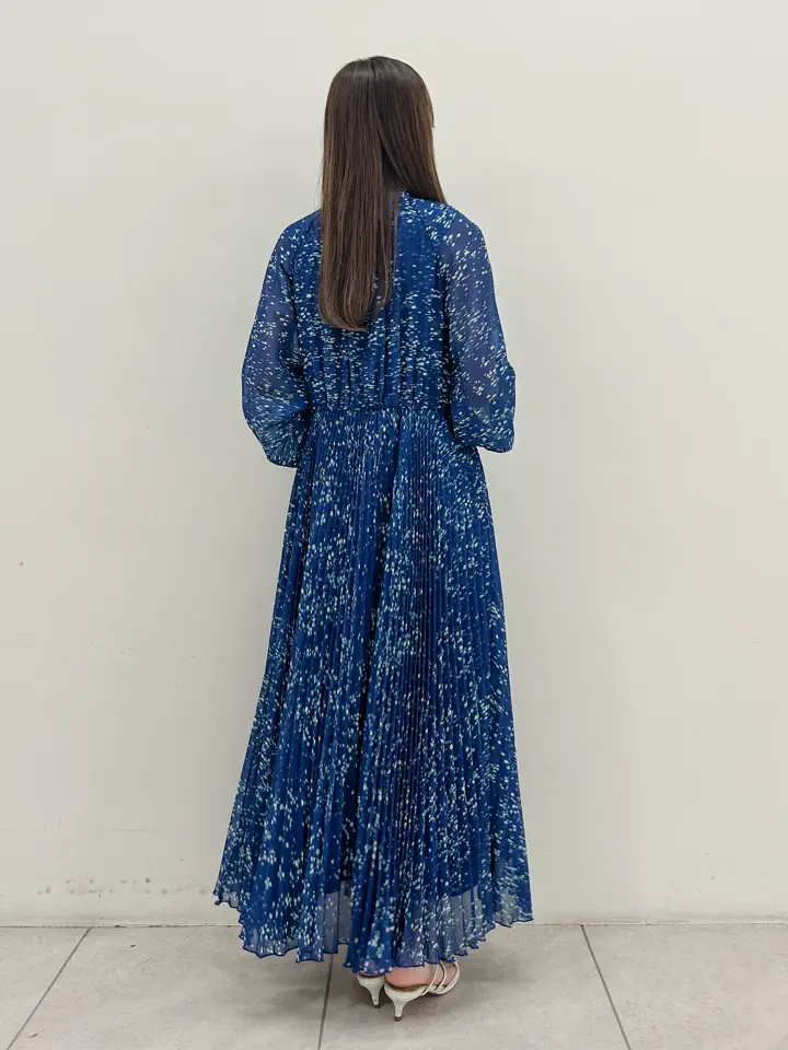 GRACE CONTINENTAL Miu Akamatsu コーディネート画像