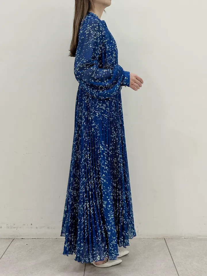 GRACE CONTINENTAL Miu Akamatsu コーディネート画像