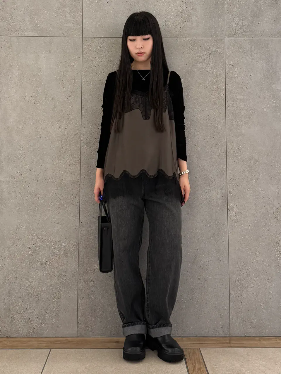  anri コーディネート画像