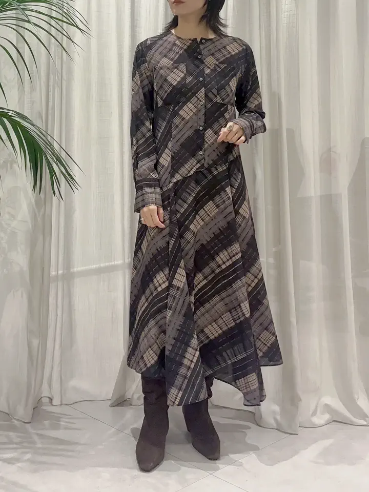 GRACE CONTINENTAL Hikaru Okada コーディネート画像