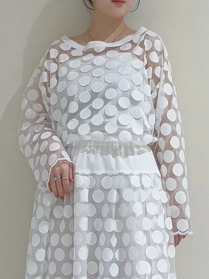GRACE CONTINENTAL SASAKI コーディネート画像