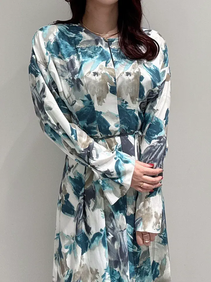 GRACE CONTINENTAL MOMOKO コーディネート画像