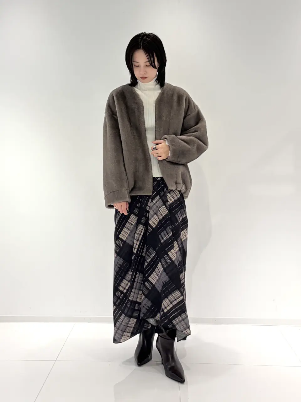 GRACE CONTINENTAL Hikaru Okada コーディネート画像