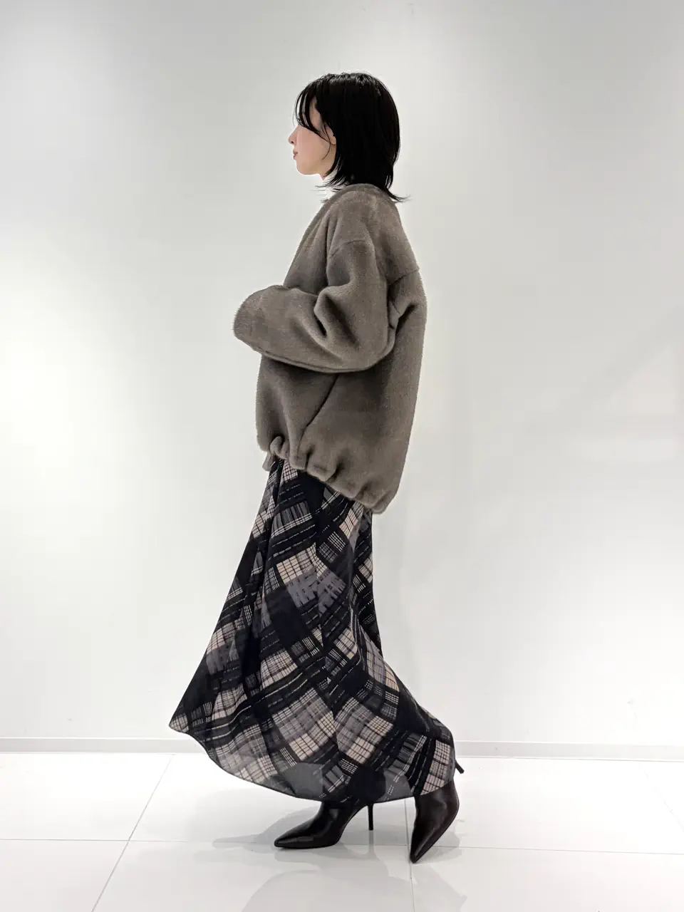 GRACE CONTINENTAL Hikaru Okada コーディネート画像