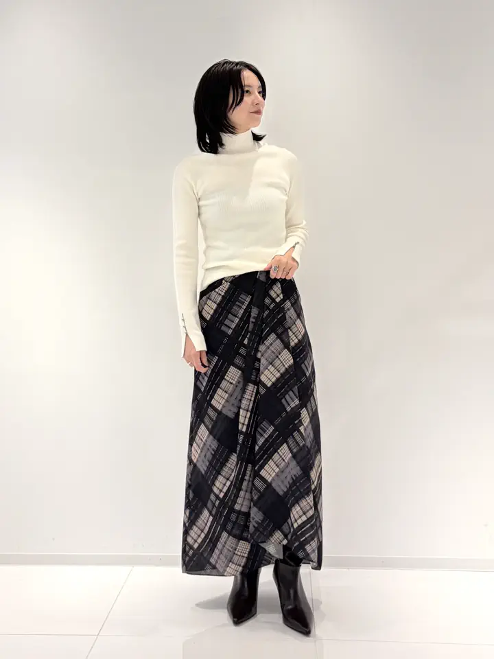 GRACE CONTINENTAL Hikaru Okada コーディネート画像
