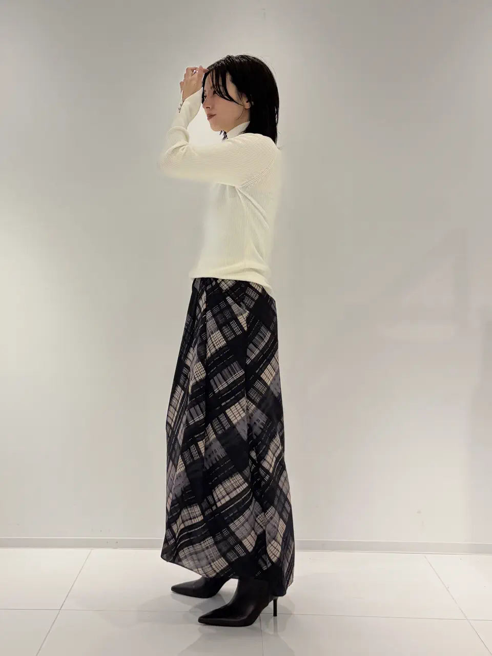 GRACE CONTINENTAL Hikaru Okada コーディネート画像