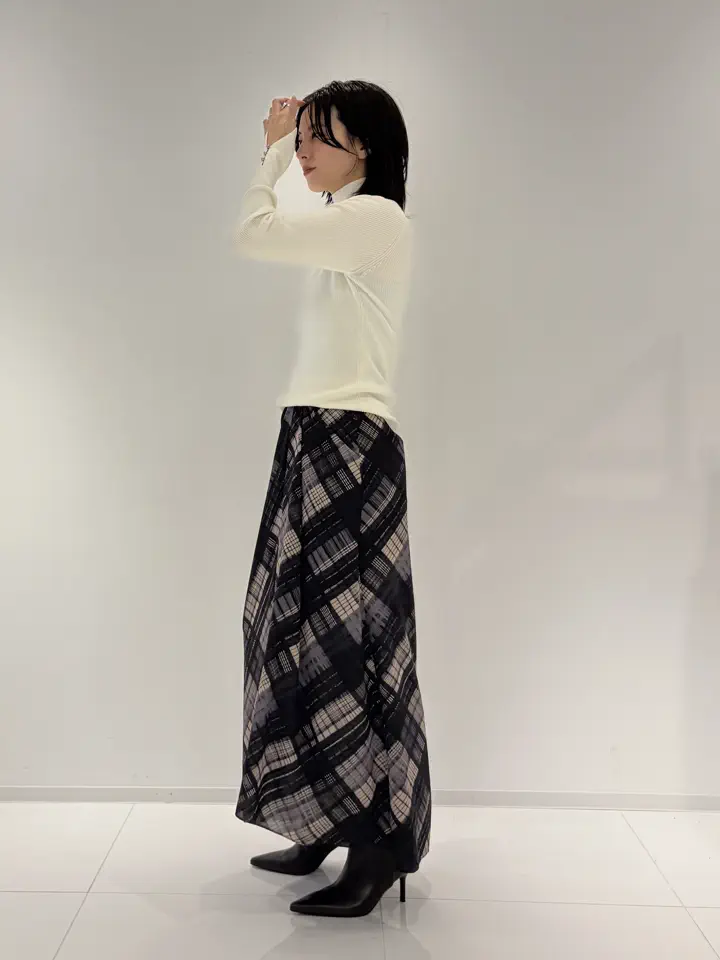 GRACE CONTINENTAL Hikaru Okada コーディネート画像