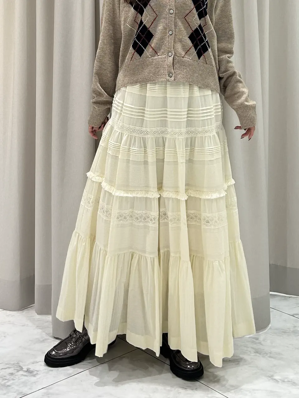 GRACE CONTINENTAL 志田　悠 コーディネート画像
