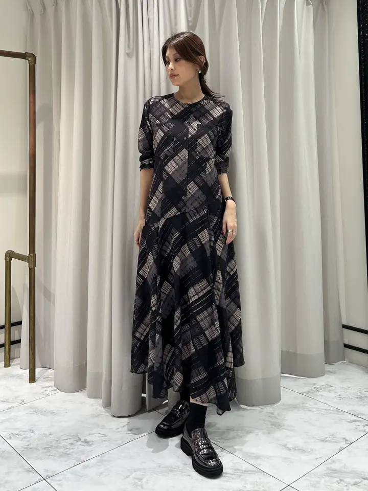 GRACE CONTINENTAL 志田　悠 コーディネート画像