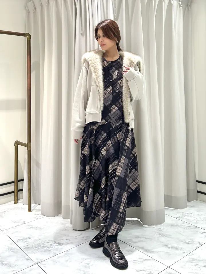 GRACE CONTINENTAL 志田　悠 コーディネート画像