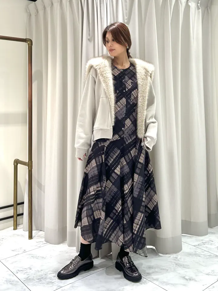 GRACE CONTINENTAL 志田　悠 コーディネート画像