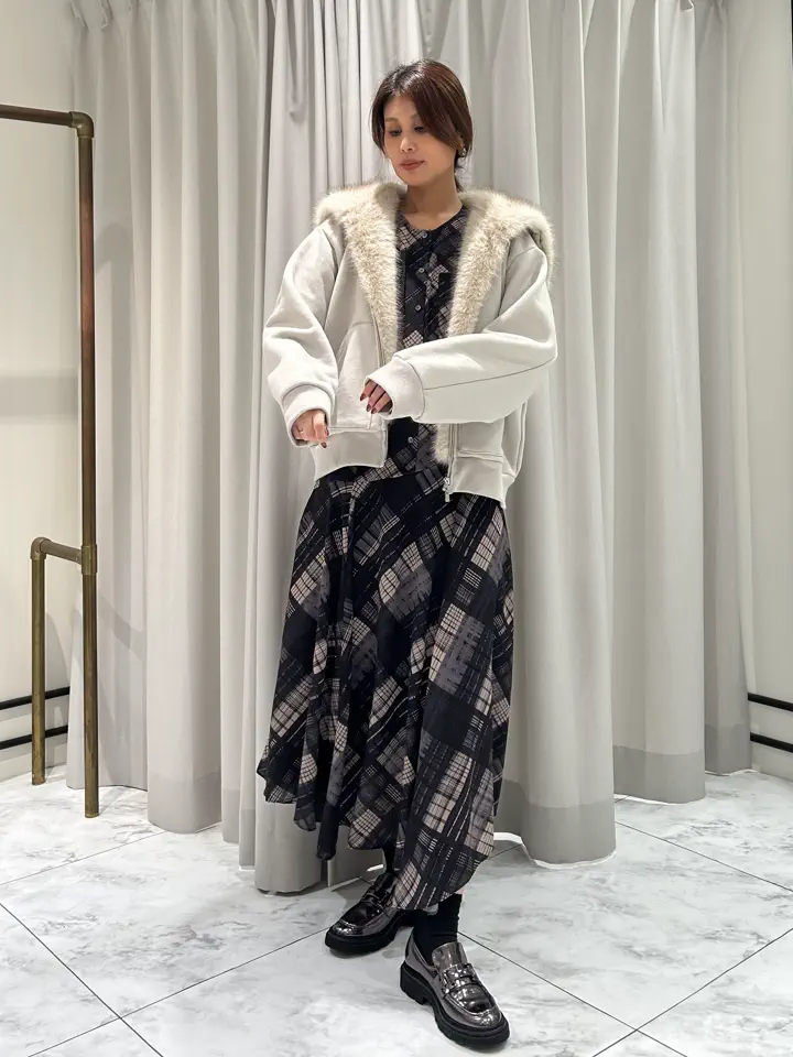 GRACE CONTINENTAL 志田　悠 コーディネート画像