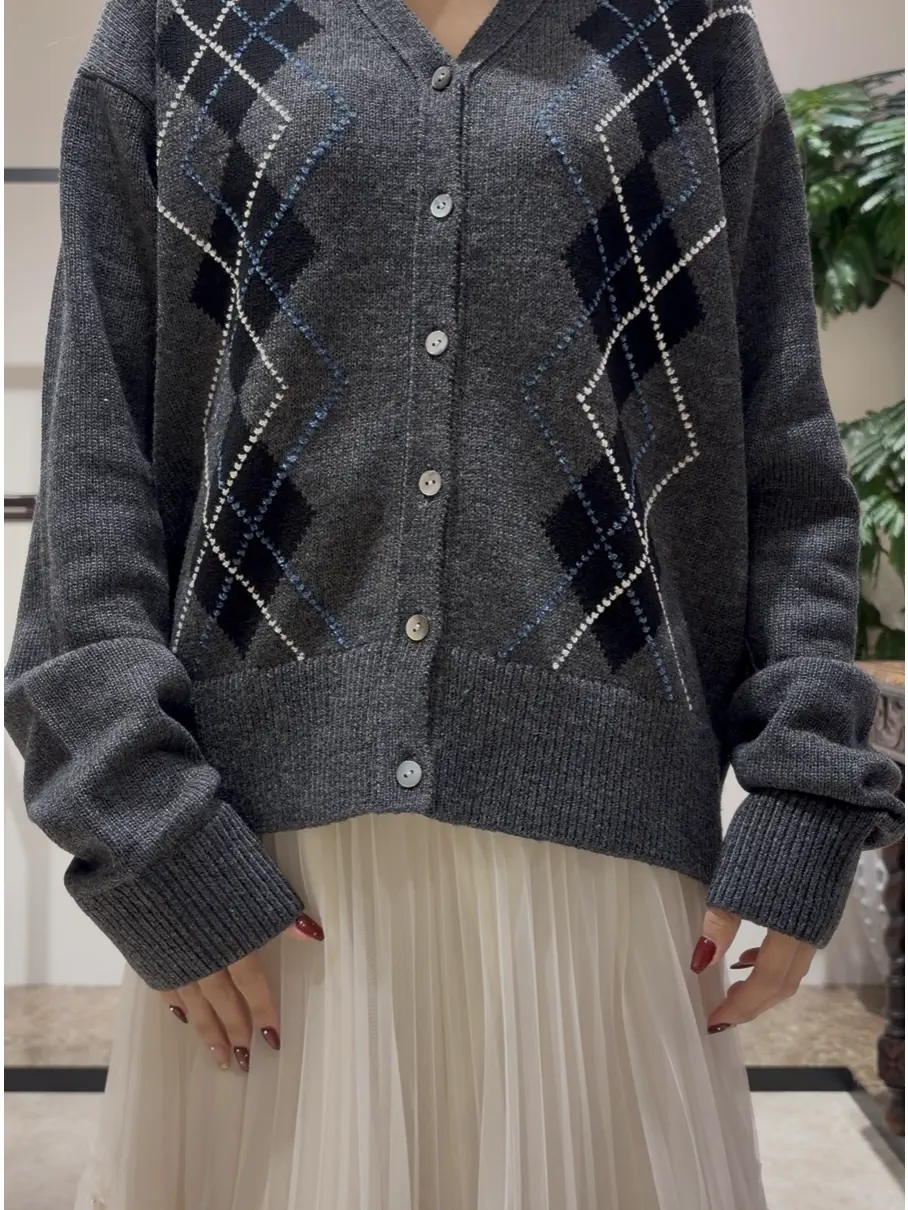 GRACE CONTINENTAL Hata Haruna コーディネート画像