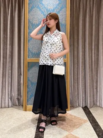 GRACE CONTINENTAL The Banquet 近藤　紫織 コーディネート画像