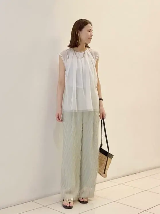 GRACE CONTINENTAL The Banquet 亀田 未希 コーディネート画像