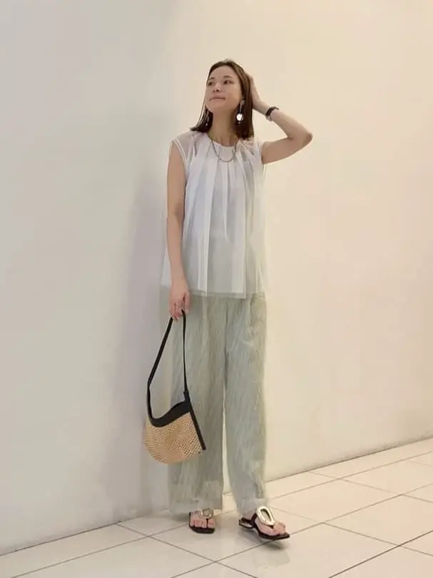 GRACE CONTINENTAL The Banquet 亀田 未希 コーディネート画像