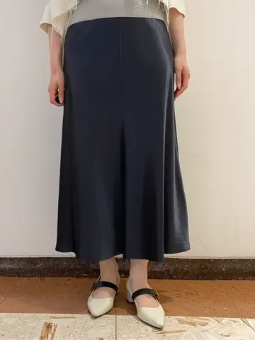 GRACE CONTINENTAL The Banquet mikiho コーディネート画像