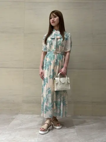 GRACE CONTINENTAL The Banquet 近藤　紫織 コーディネート画像