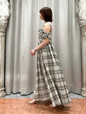 GRACE CONTINENTAL The Banquet eri コーディネート画像