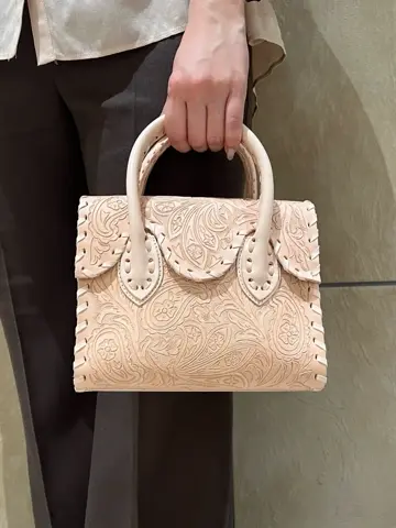 GRACE CONTINENTAL The Banquet SAITO コーディネート画像