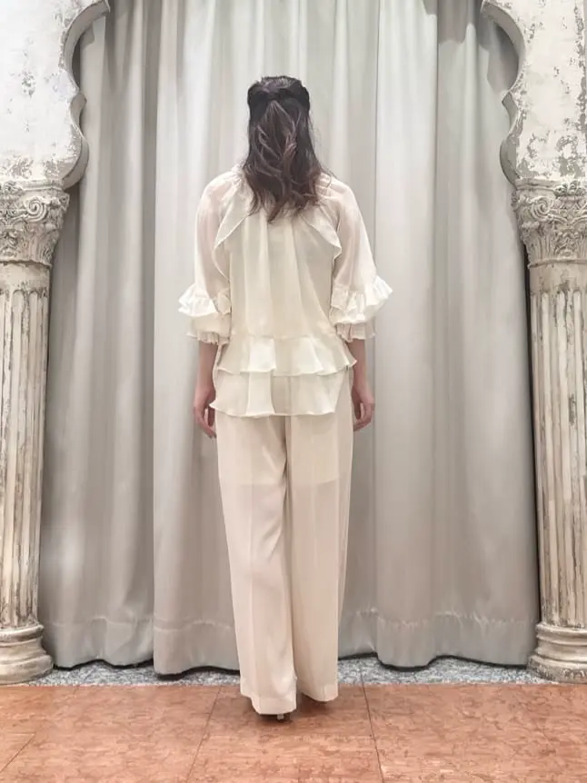 GRACE CONTINENTAL The Banquet 関谷　真琴 コーディネート画像