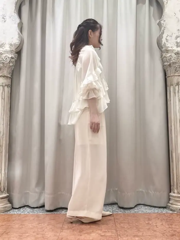 GRACE CONTINENTAL The Banquet 関谷　真琴 コーディネート画像