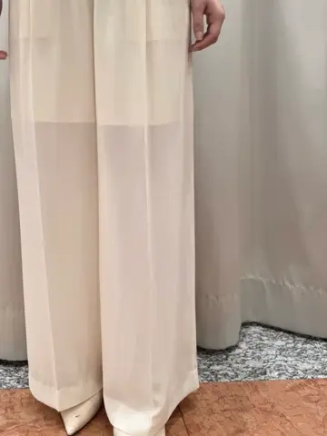 GRACE CONTINENTAL The Banquet 関谷　真琴 コーディネート画像