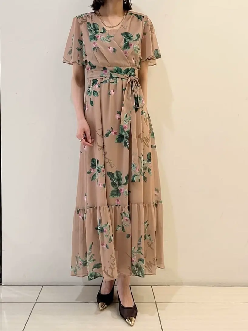 GRACE CONTINENTAL The Banquet 亀田 未希 コーディネート画像