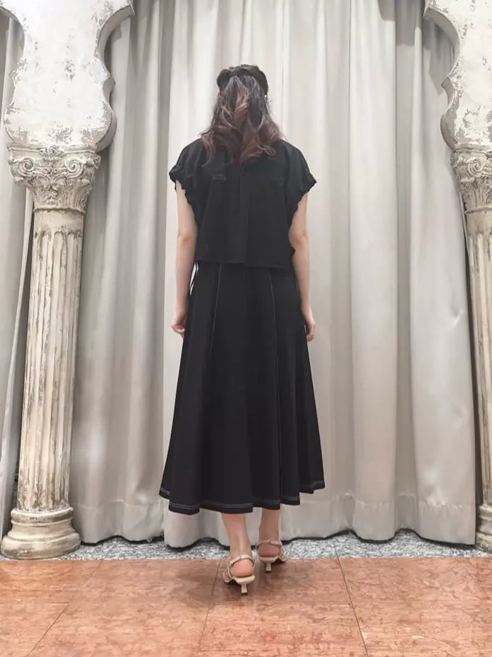 GRACE CONTINENTAL The Banquet 関谷　真琴 コーディネート画像