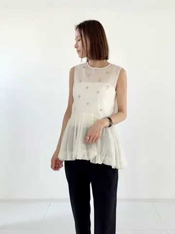 GRACE CONTINENTAL The Banquet 亀田 未希 コーディネート画像