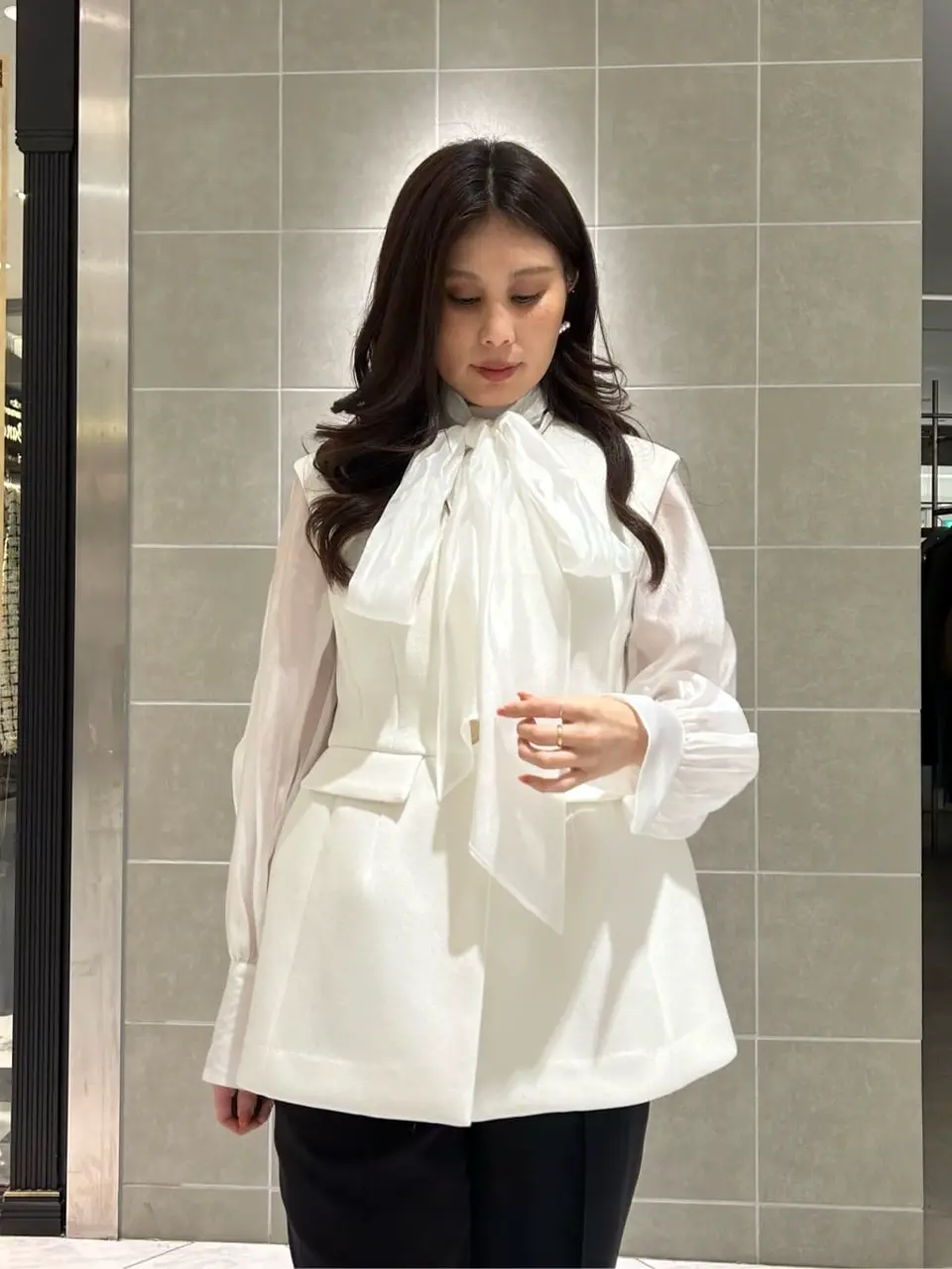 GRACE CONTINENTAL The Banquet 志田　悠 コーディネート画像