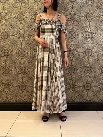 GRACE CONTINENTAL The Banquet 亀田 未希 コーディネート画像