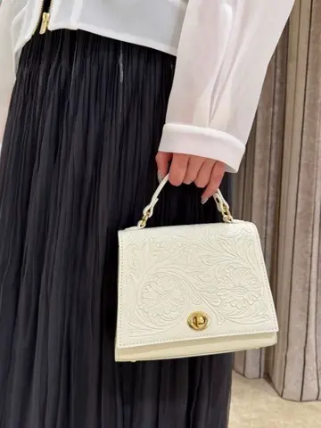 GRACE CONTINENTAL The Banquet 近藤　紫織 コーディネート画像