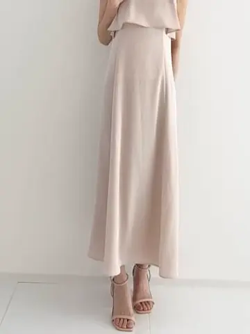 GRACE CONTINENTAL The Banquet 亀田 未希 コーディネート画像