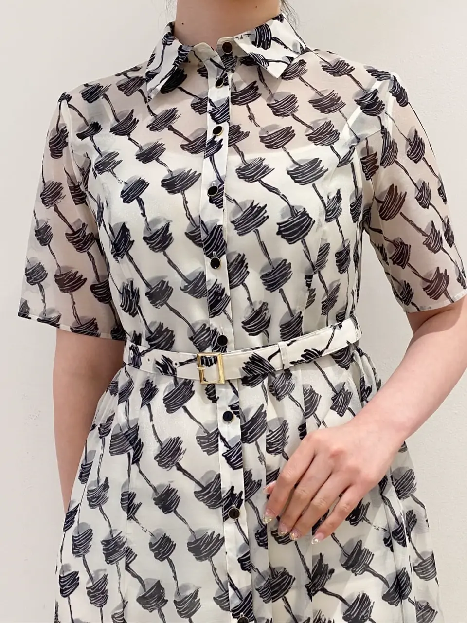 GRACE CONTINENTAL The Banquet mikiho コーディネート画像