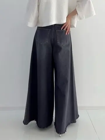 GRACE CONTINENTAL The Banquet 亀田 未希 コーディネート画像