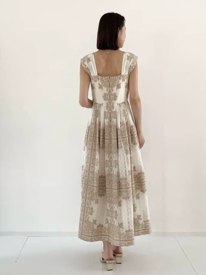 GRACE CONTINENTAL The Banquet 亀田 未希 コーディネート画像